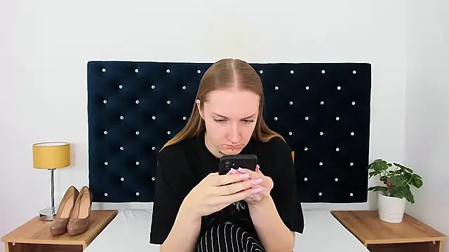 AlexaTease online show from 03/07/25, 02:01