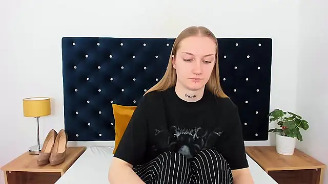 AlexaTease online show from 03/10/25, 03:20