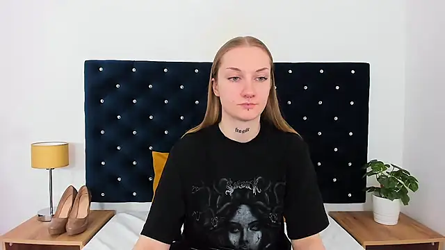 AlexaTease online show from 03/19/25, 02:35