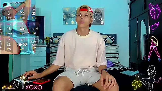 Liamscott  online show from 10/07/25, 09:34