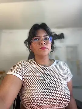 JulianaCastillo online show from 01/02/25, 11:52