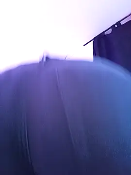 JulianaCastillo online show from 11/18/25, 09:25