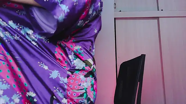 purple em69 online show from 09/27/25, 07:35