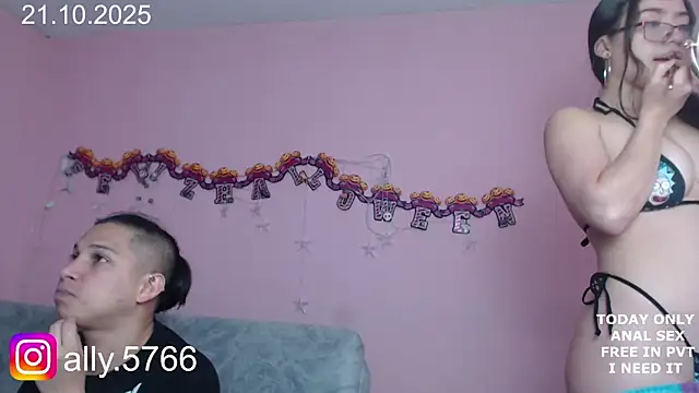 Snapshot of CoreAlejito chatting on 10/23/25, 10:08 CoreAlejito online show from 10/23/25, 10:08