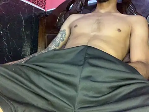 Snapshot of tanned_boy chatting on 03/06/26, 10:34 tanned boy online show from 03/06/26, 10:34