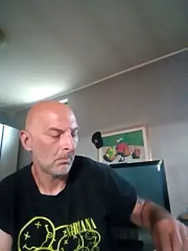 tinybear79 online show from 05/28/26, 04:48