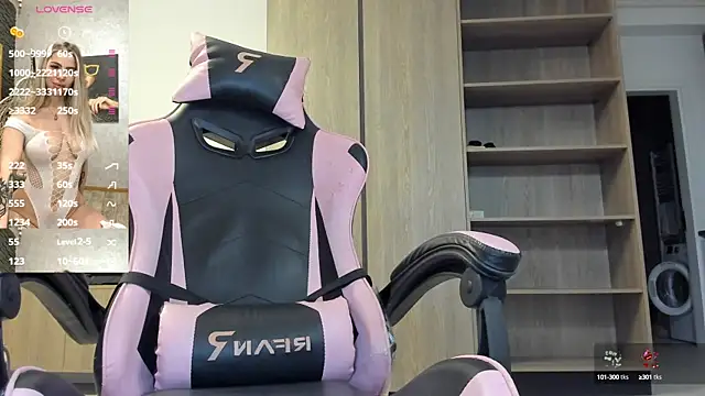 Megan Ros online show from 10/13/25, 06:02