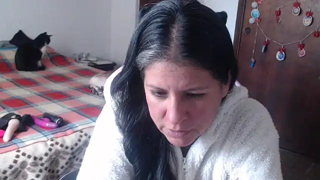 Snapshot of LucifernandaSw chatting on 04/11/26, 02:21 LucifernandaSw online show from 04/11/26, 02:21