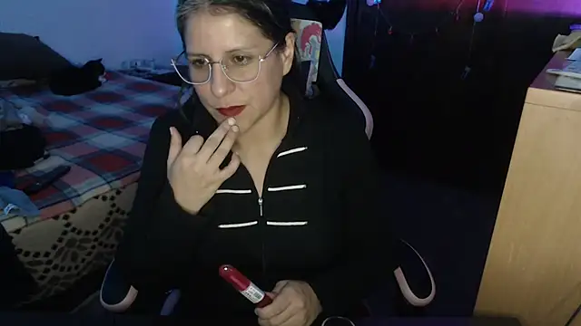 Snapshot of LucifernandaSw chatting on 04/18/26, 02:26 LucifernandaSw online show from 04/18/26, 02:26
