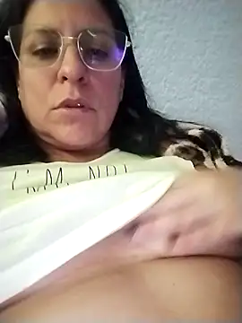 Snapshot of LucifernandaSw chatting on 04/20/26, 01:30 LucifernandaSw online show from 04/20/26, 01:30