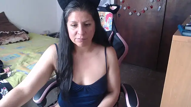 Snapshot of LucifernandaSw chatting on 04/27/26, 01:09 LucifernandaSw online show from 04/27/26, 01:09