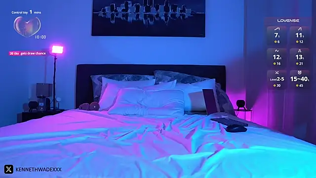 Snapshot of kennethwade chatting on 11/09/25, 09:24 kennethwade online show from 11/09/25, 09:24