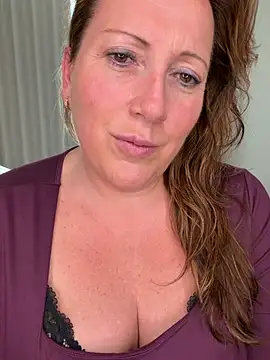 xsexycurvymilf online show from 03/04/26, 03:18
