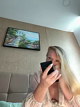 EmmaInLove23 online show from 07/15/26, 01:44
