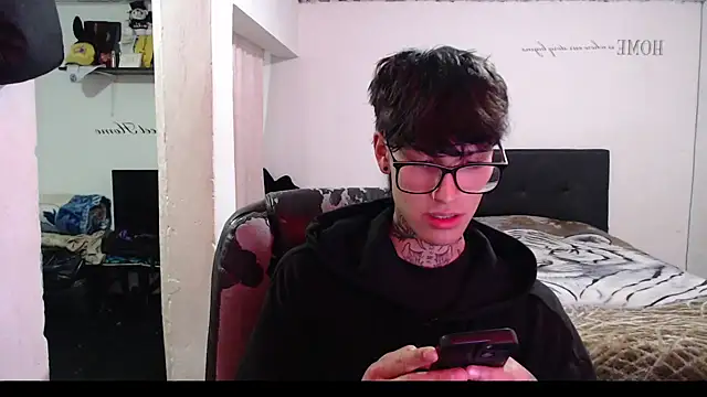 Flipsss  online show from 02/23/25, 04:17