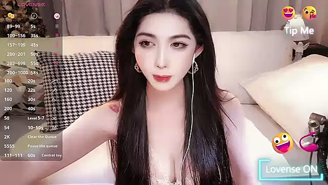 Snapshot of vyizh- chatting on 01/06/26, 01:04 vyizh- online show from 01/06/26, 01:04