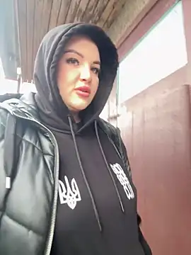 leila beayte  online show from 03/16/25, 12:55