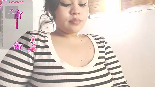 Snapshot of Amara18_ chatting on 05/16/26, 07:12 Amara18 online show from 05/16/26, 07:12