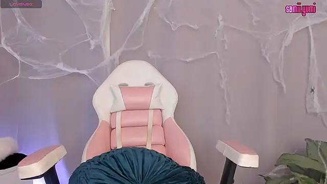 Snapshot of sami_monroe chatting on 10/14/25, 03:46 sami monroe online show from 10/14/25, 03:46