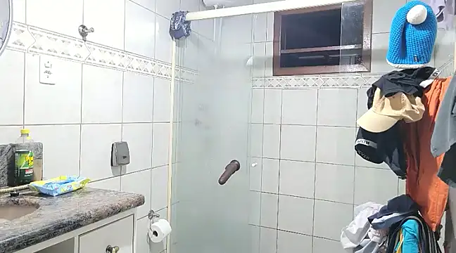 Snapshot of Luksmen chatting on 12/13/24, 04:11 Luksmen online show from 12/13/24, 04:11