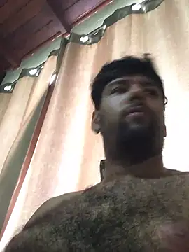 Snapshot of Luksmen chatting on 12/13/24, 03:21 Luksmen online show from 12/13/24, 03:21