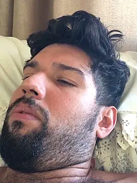 Snapshot of Luksmen chatting on 12/19/24, 02:02 Luksmen online show from 12/19/24, 02:02