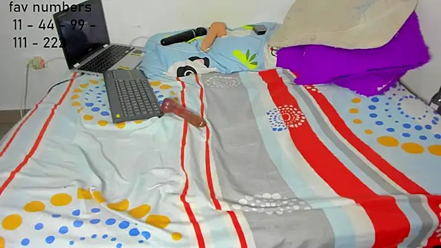 Snapshot of aphrodites_ass chatting on 06/22/26, 03:25 aphrodites ass online show from 06/22/26, 03:25