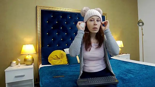 HaileyMoonn online show from 12/17/24, 04:34
