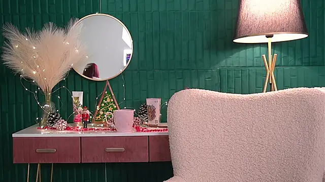 Snapshot of HaileyMoonn chatting on 12/18/25, 04:29 HaileyMoonn online show from 12/18/25, 04:29