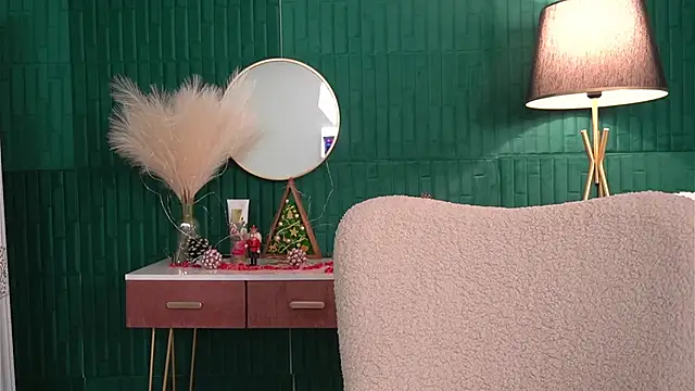 Snapshot of HaileyMoonn chatting on 12/23/25, 04:10 HaileyMoonn online show from 12/23/25, 04:10