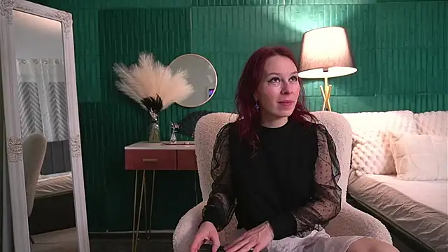 Snapshot of HaileyMoonn chatting on 02/14/26, 05:04 HaileyMoonn online show from 02/14/26, 05:04