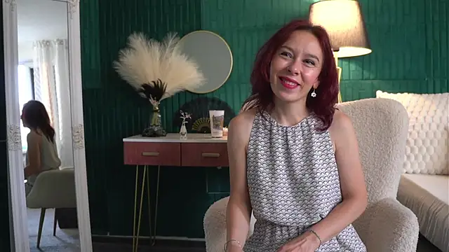 Snapshot of HaileyMoonn chatting on 07/19/26, 03:32 HaileyMoonn online show from 07/19/26, 03:32