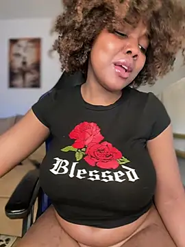 SSEXYBUBBLEBUTT101 online show from 12/22/24, 03:44