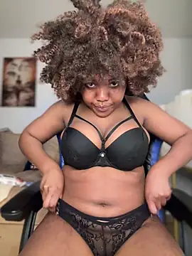 SSEXYBUBBLEBUTT101 online show from 01/07/25, 08:31