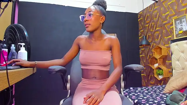 Snapshot of deyy_madissonn chatting on 01/23/25, 08:24 deyy madissonn online show from 01/23/25, 08:24