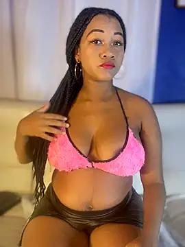Snapshot of AleezaFrench chatting on 04/11/26, 01:48 AleezaFrench online show from 04/11/26, 01:48