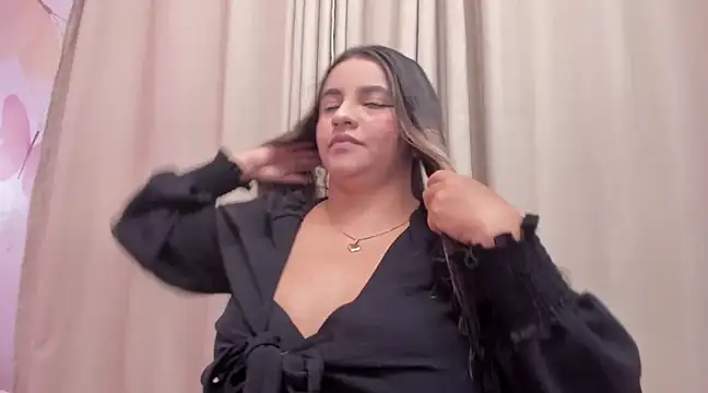 Arianna bigboobs  online show from 03/03/25, 11:00