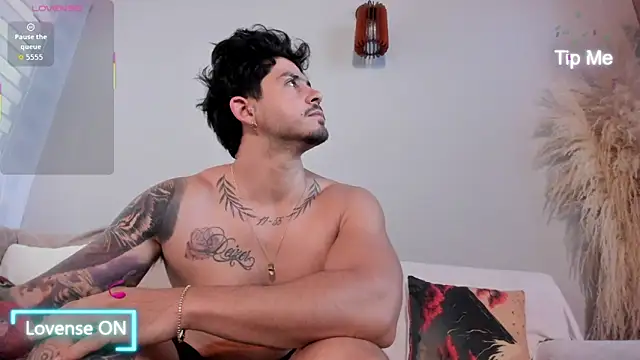 neo dimou  online show from 10/15/25, 11:43