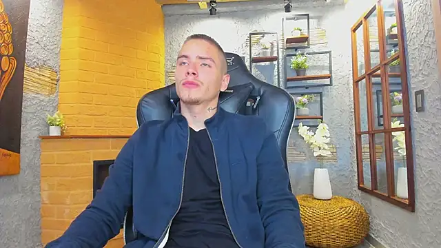 JordanThompson  online show from 03/21/25, 07:57
