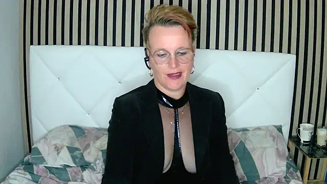 xxNoeliaxx online show from 12/07/24, 10:56