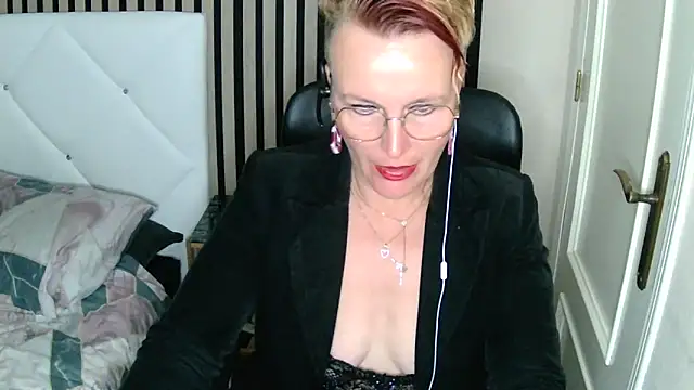 xxNoeliaxx online show from 03/01/25, 07:41
