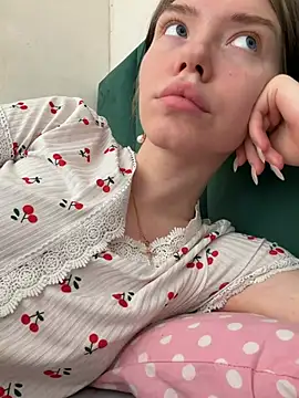 Lisaaa Alisa online show from 05/25/26, 04:07