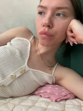 Lisaaa Alisa online show from 06/04/26, 04:40
