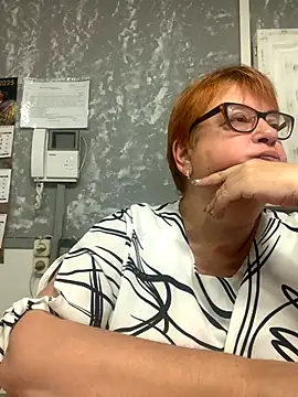 Snapshot of Klio5678 chatting on 11/04/25, 01:43 Klio5678 online show from 11/04/25, 01:43