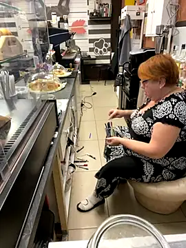 Snapshot of Klio5678 chatting on 11/06/25, 12:06 Klio5678 online show from 11/06/25, 12:06