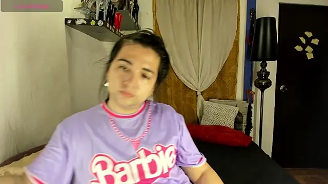 Snapshot of SARAMISHA chatting on 11/01/25, 03:58 SARAMISHA online show from 11/01/25, 03:58