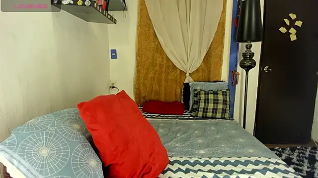 Snapshot of SARAMISHA chatting on 11/30/25, 03:05 SARAMISHA online show from 11/30/25, 03:05