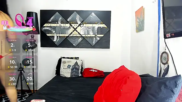 Snapshot of SARAMISHA chatting on 12/14/25, 08:13 SARAMISHA online show from 12/14/25, 08:13