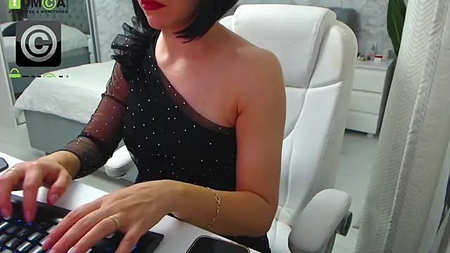 Ellysse  online show from 10/07/25, 08:44