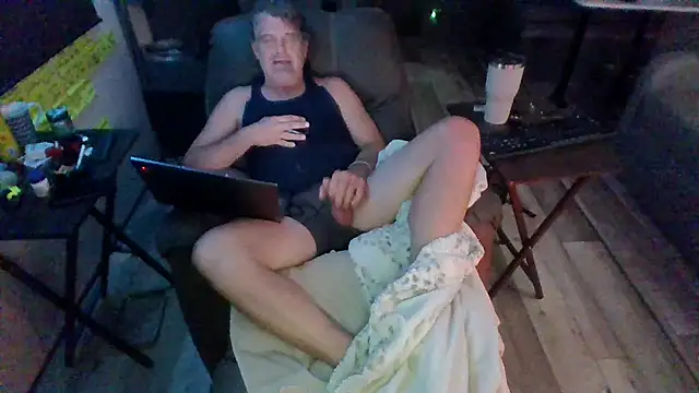 lateniter online show from 10/30/25, 12:06